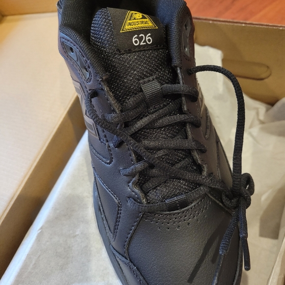NWT New Balance 626v2 Slip Resistant Work Shoes Men 8.5 4E Black Leather Low Top - Picture 2 of 5